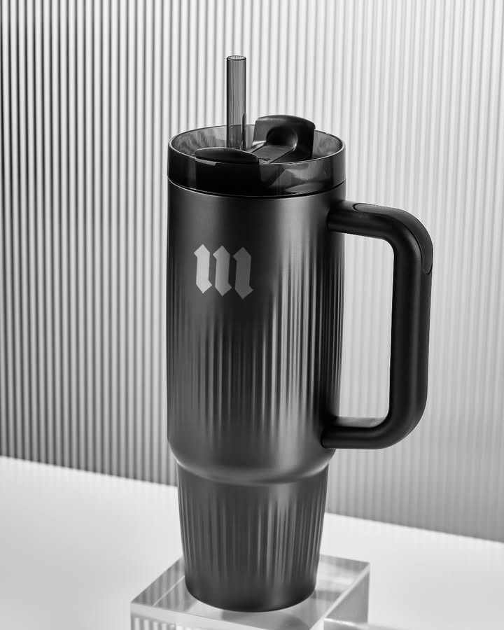 Fluted Obsidian Quencher | 1.5L
